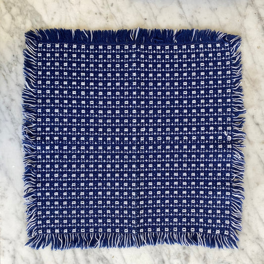 Set of 4 (+bonus!) Vintage Woven Blue + White Napkins / Placemats