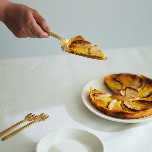Simple Brass Cake / Pie Server