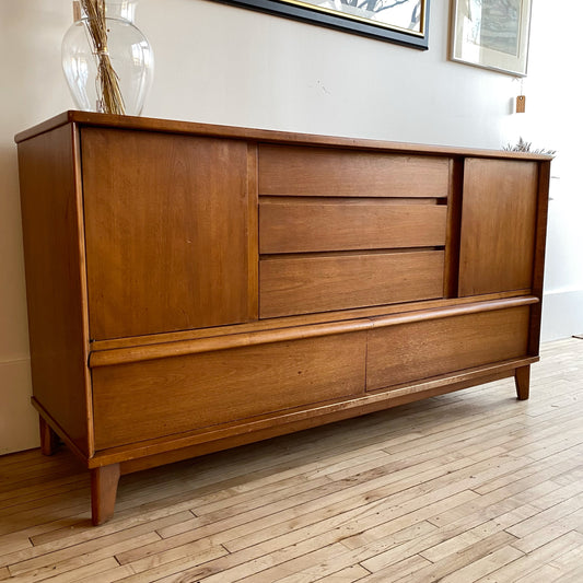 Vintage Mid-Century Credenza / Buffet
