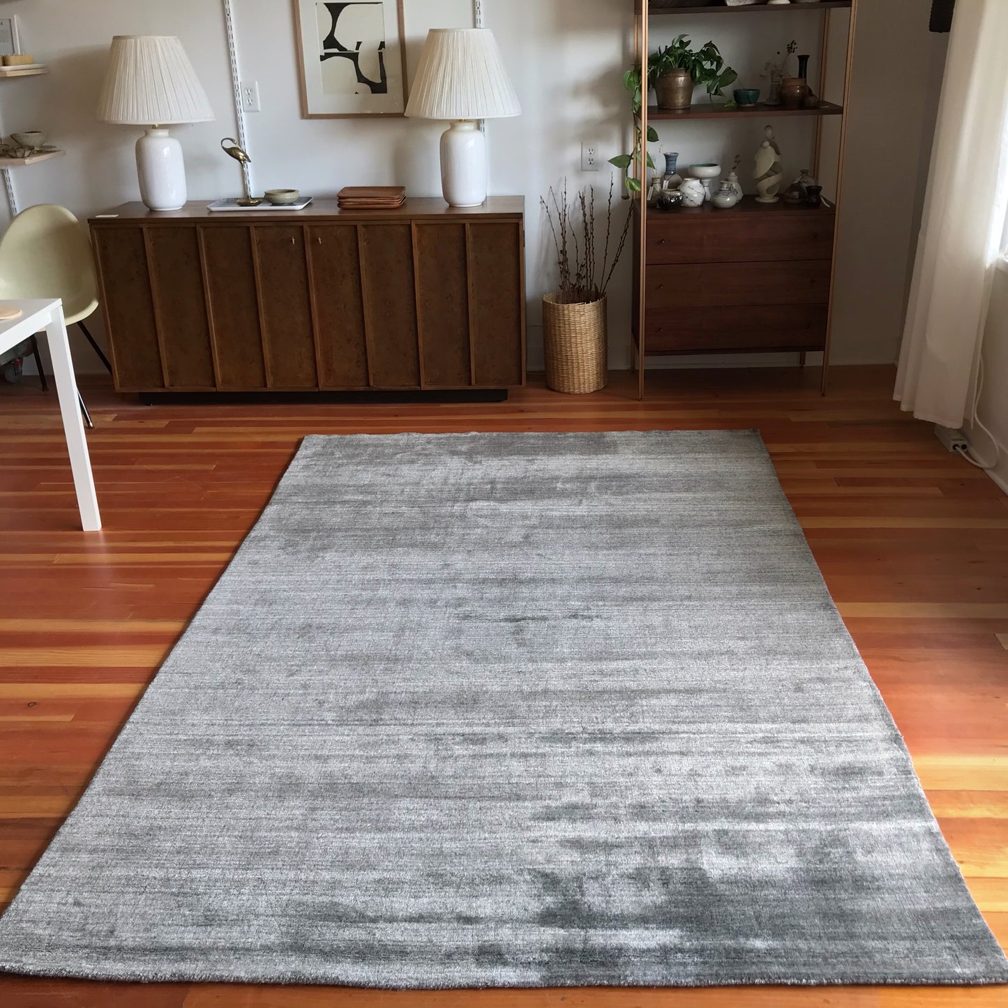 "LONDON" Wool Rug (5.7 x 8.7)