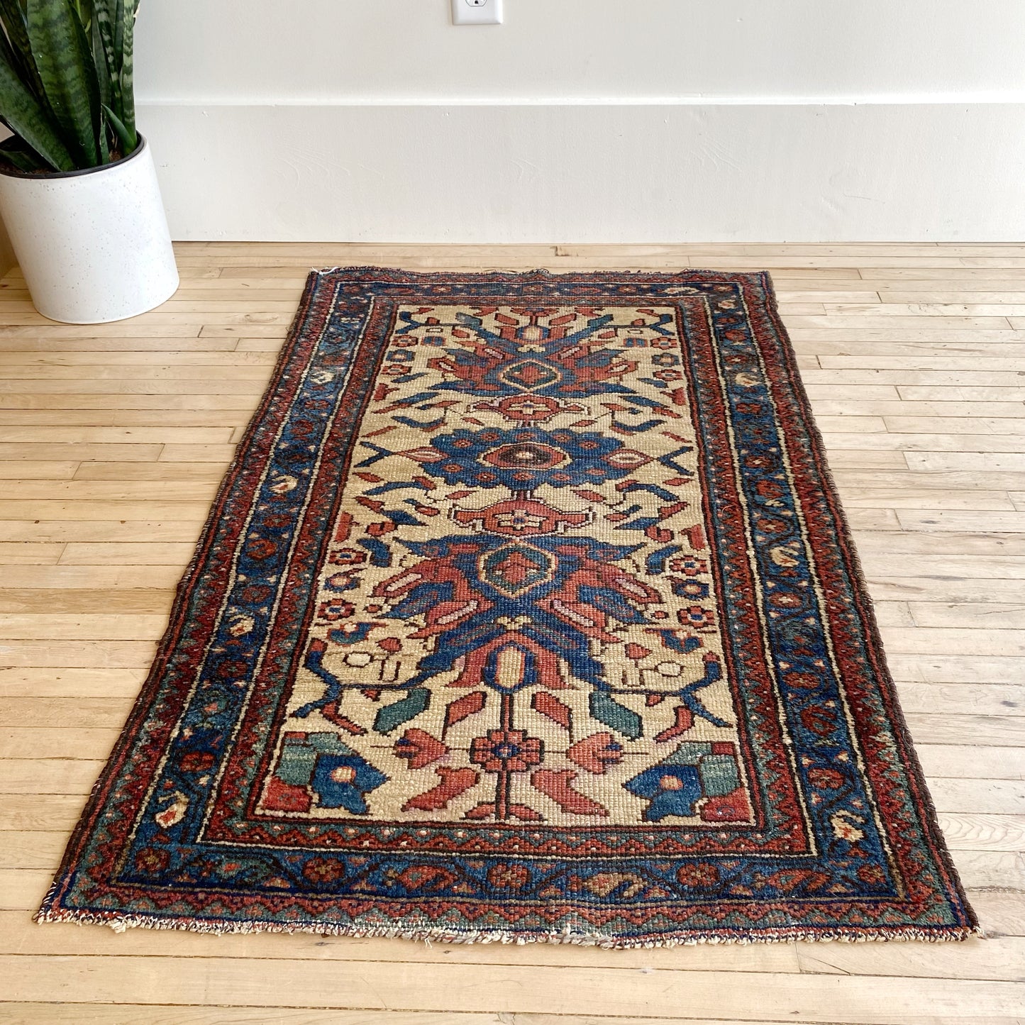 Vintage Handmade Oriental Rug (2'5" x 3'9")