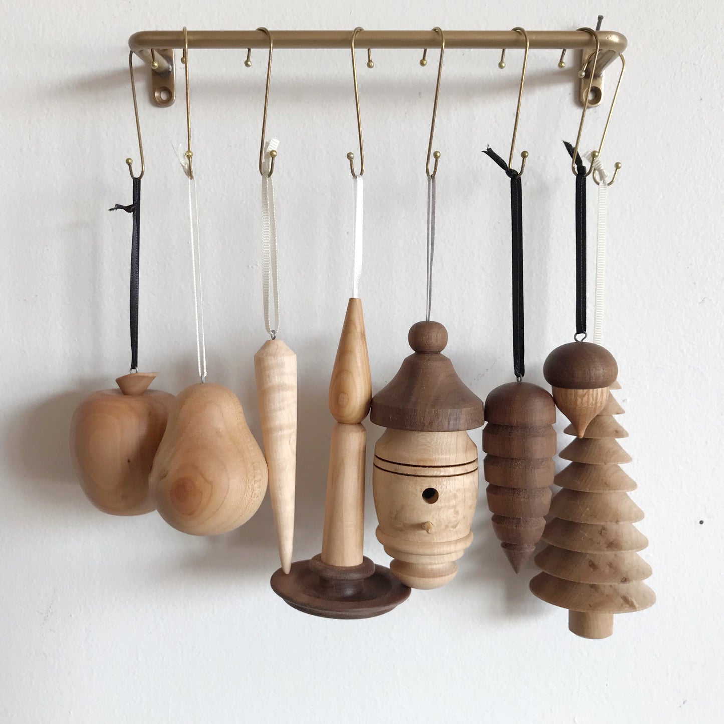 Wooden Heirloom Ornament, Pinecone