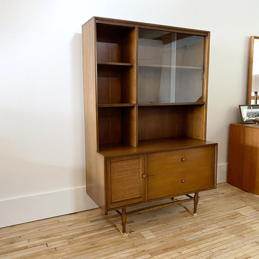 Vintage Mid-Century Display Hutch / China Cabinet