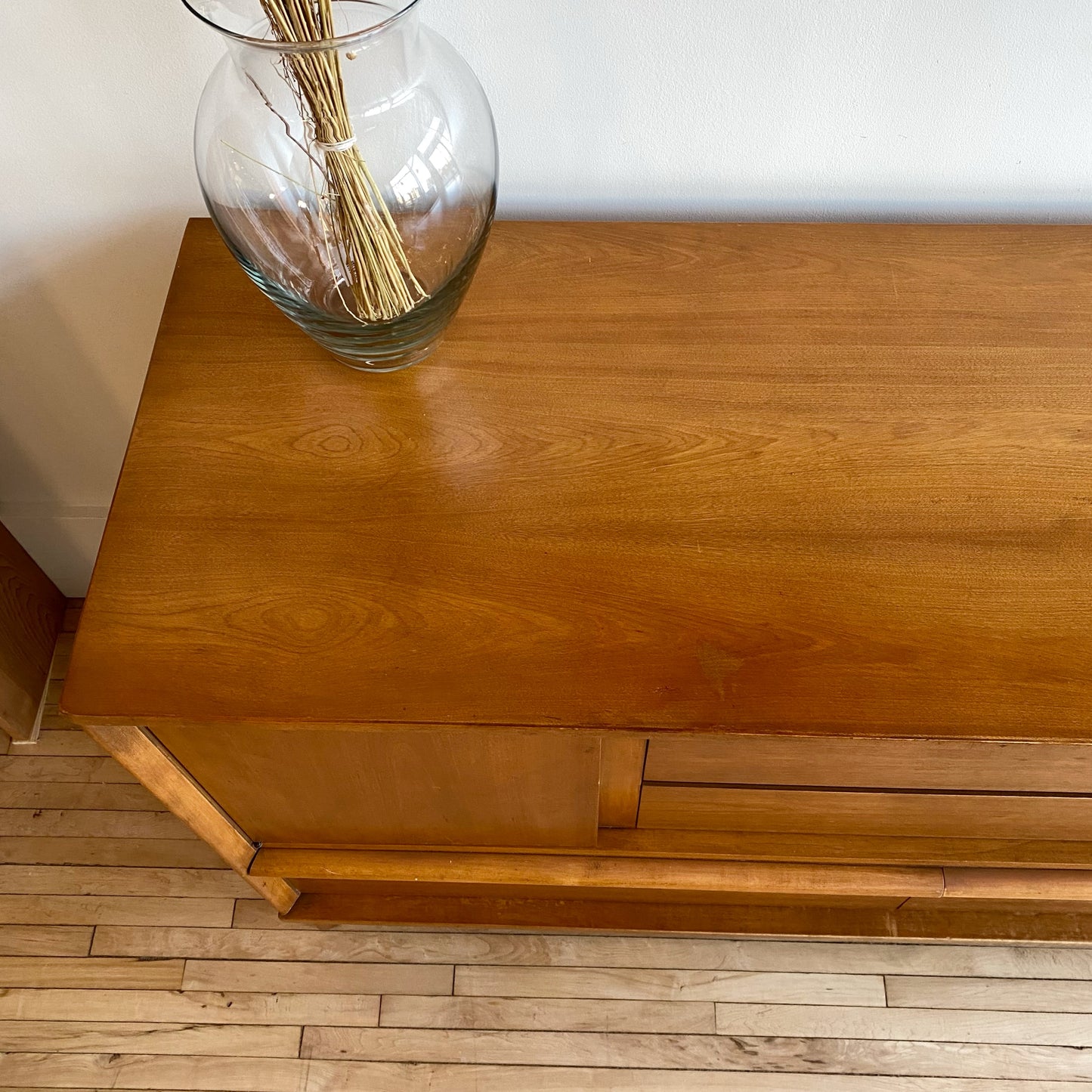 Vintage Mid-Century Credenza / Buffet