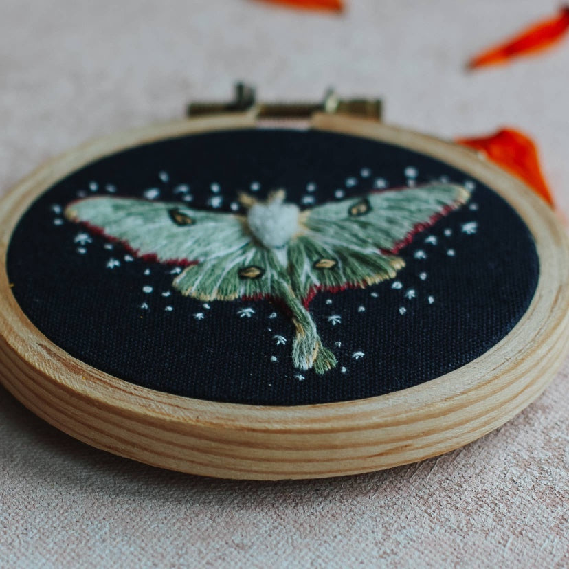 Luna Moth : Mini Embroidery Kit