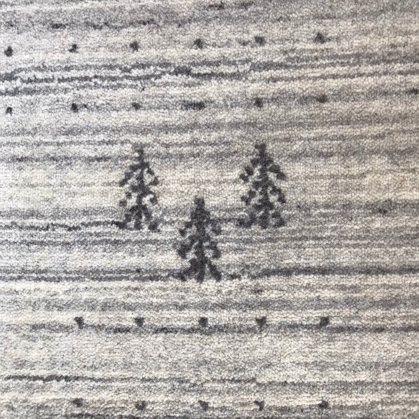 "BROOKLYN" Wool Rug (5.4 x 7.7)