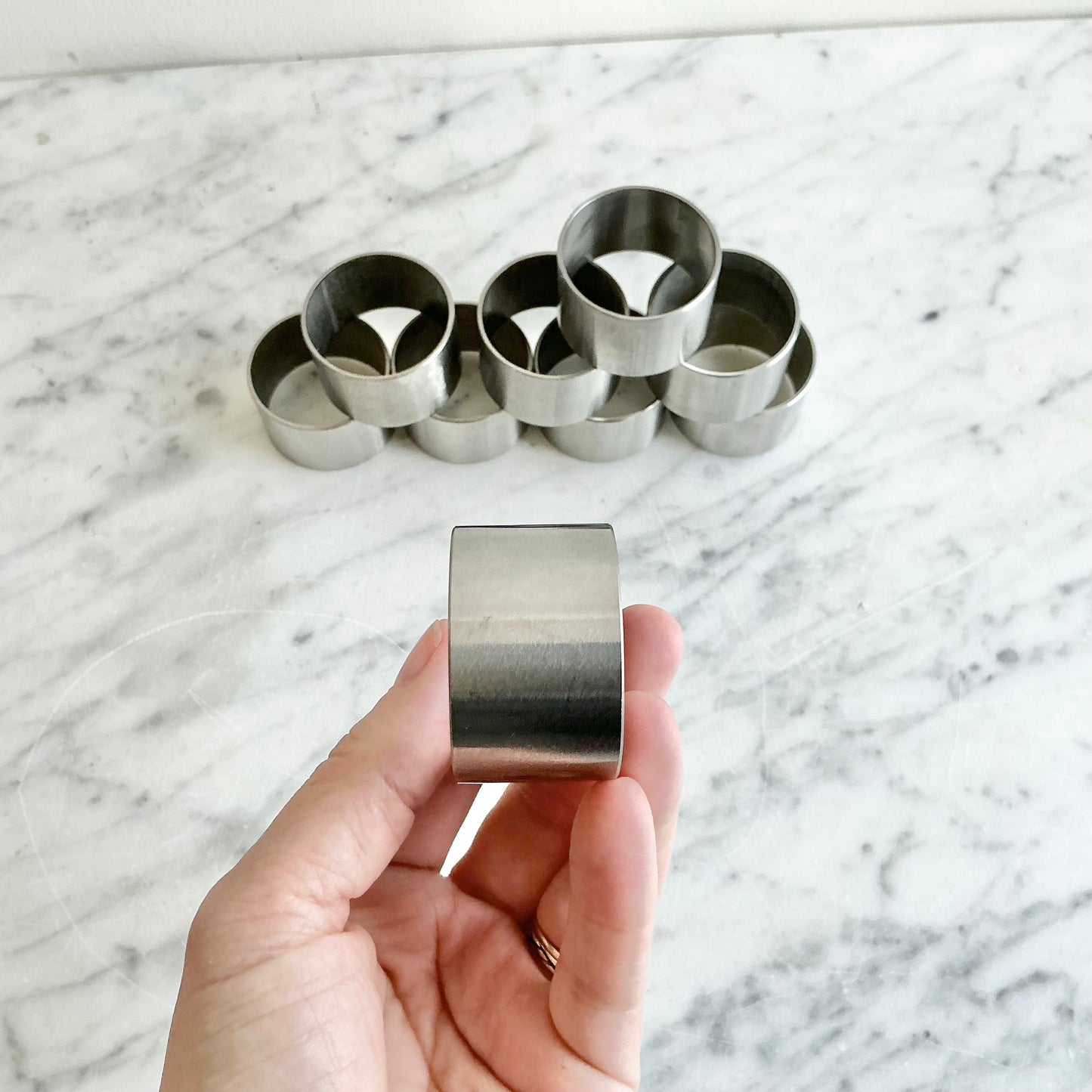 S/8 (+ bonus) Vintage Pewter Napkin Rings