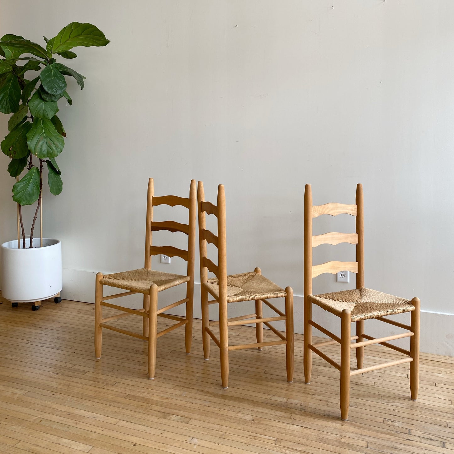 Vintage Primitive Ladder-back Chair with Rush Seat