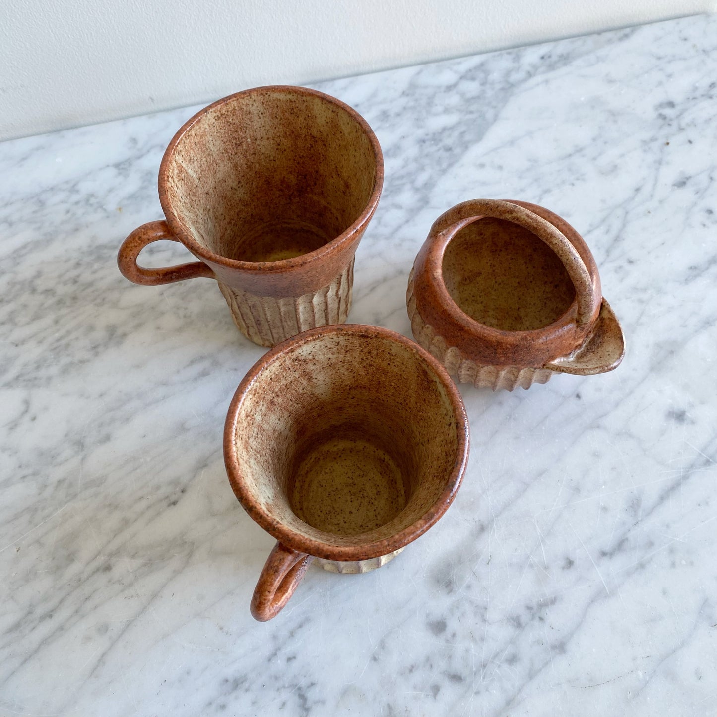 Set: Vintage Coffee Cups + Creamer