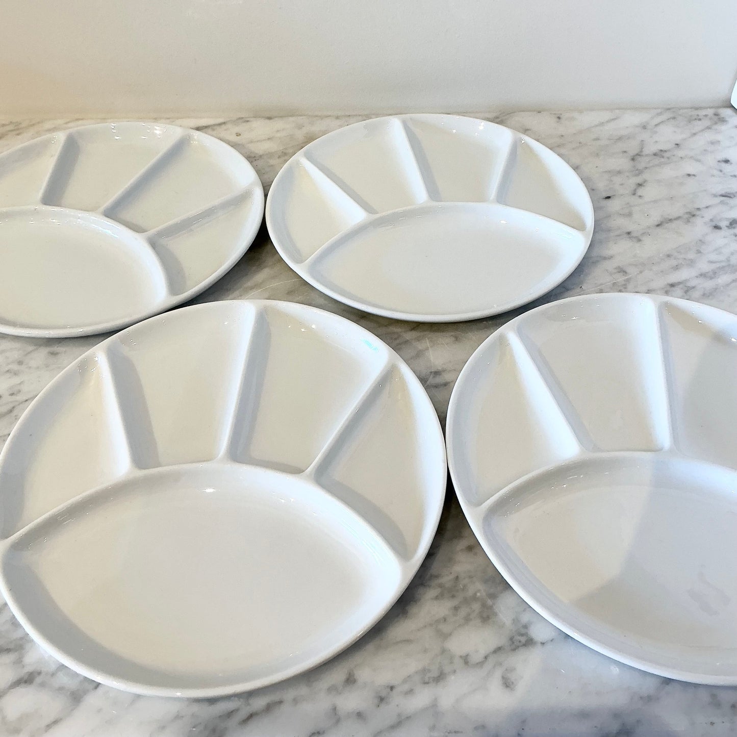 S/4 Vintage White Porcelain Plates