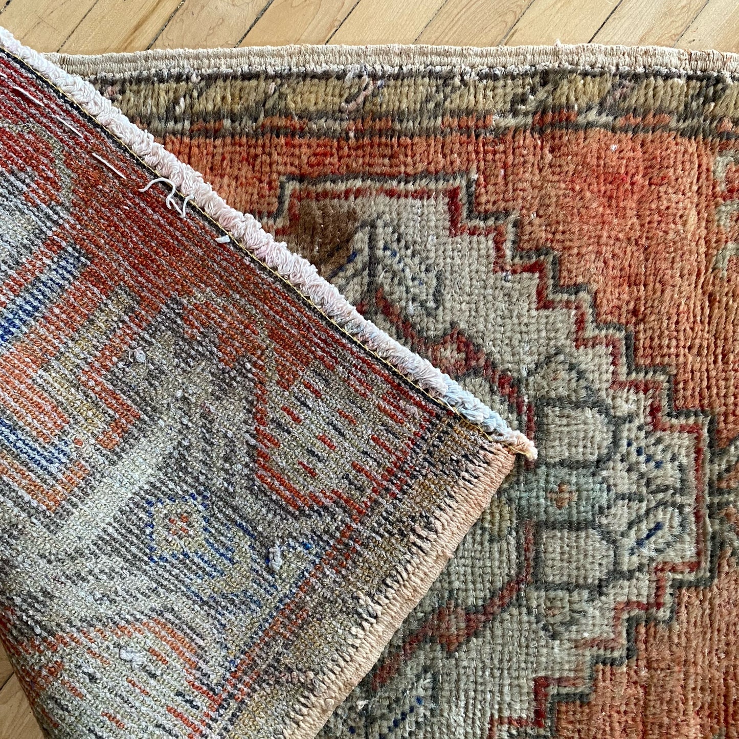 Vintage Hand-knotted Mini Rug (1’7” x 2’9”)