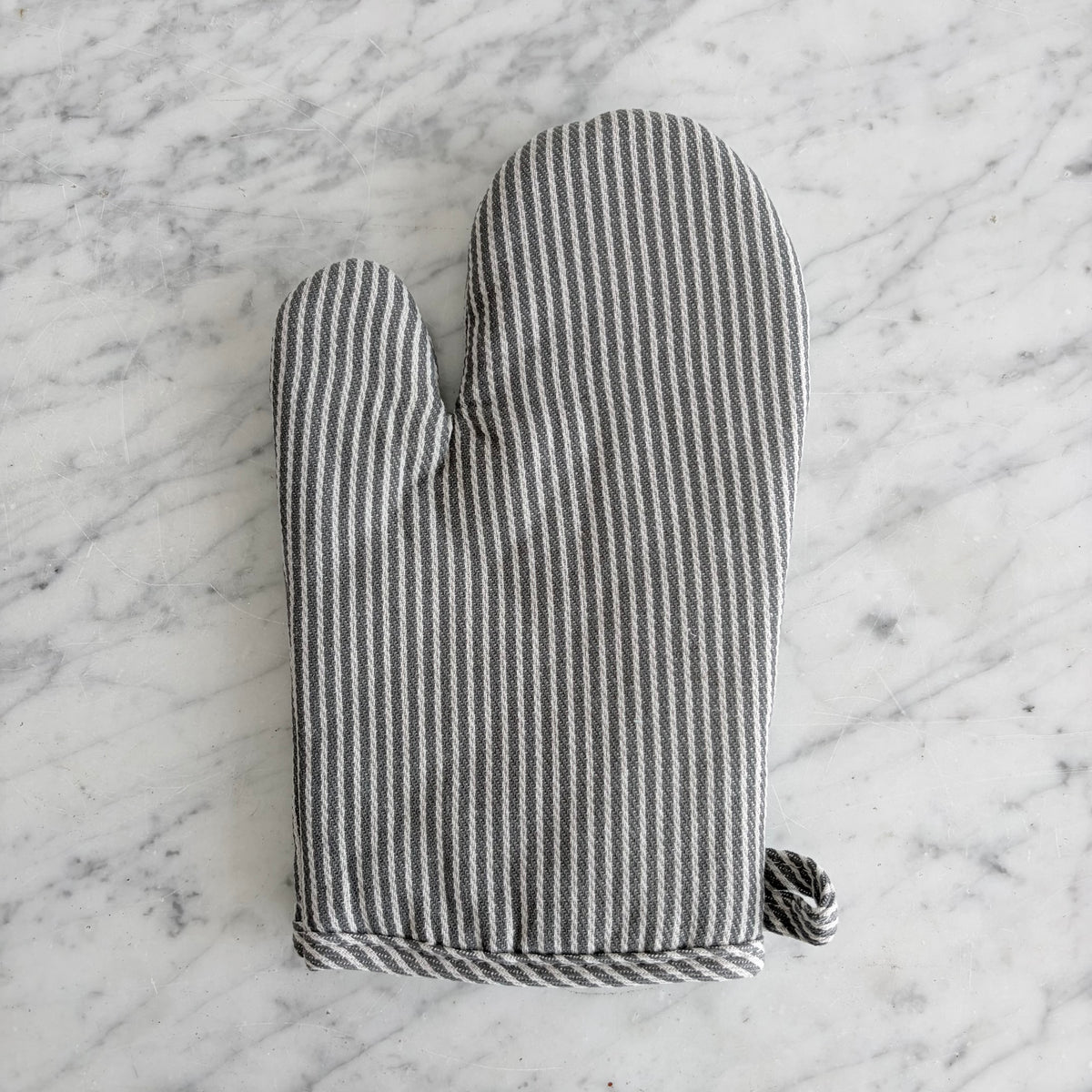 Simple Stripe Oven Mitt