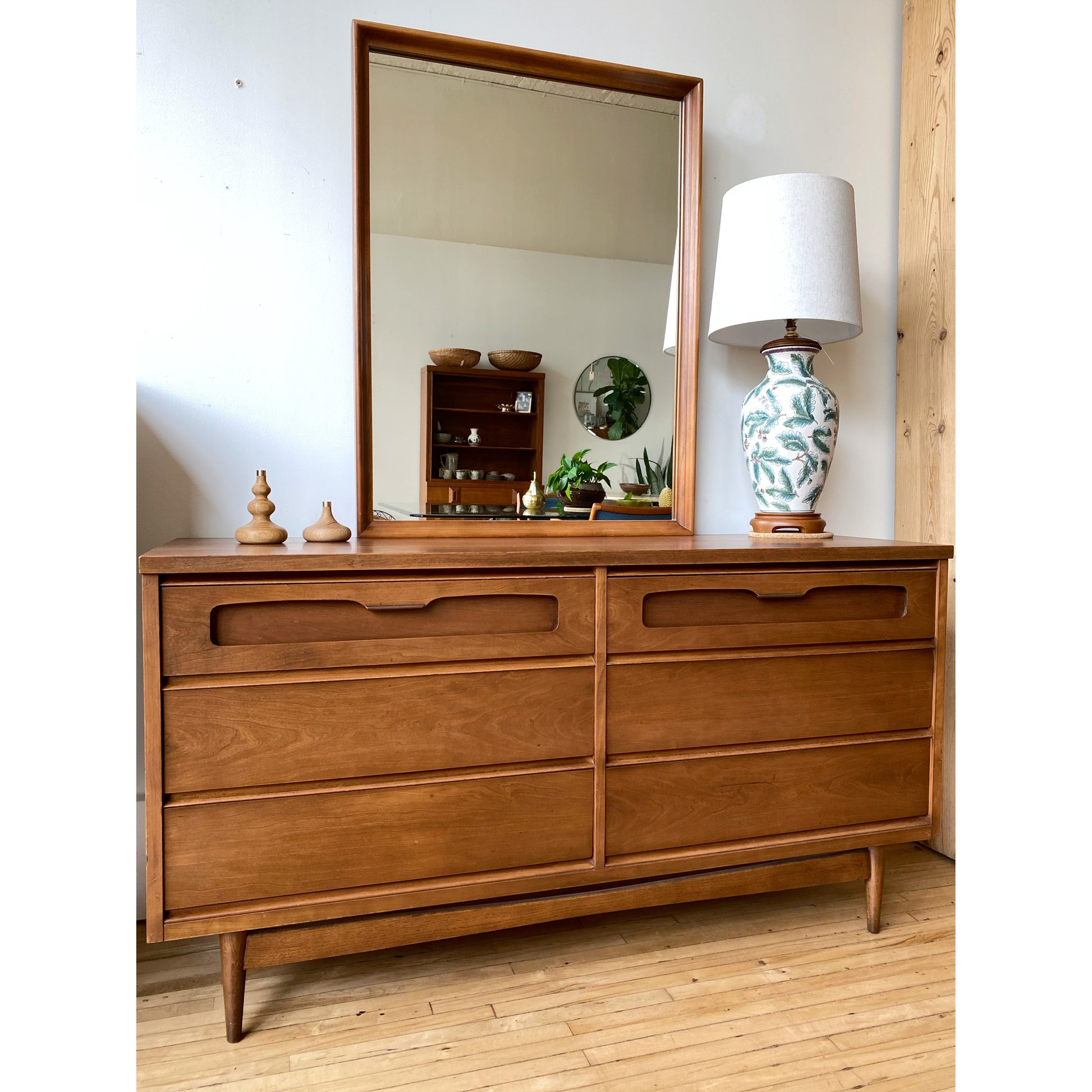 Restored Vintage MCM 6-Drawer Dresser by Bassett – HAUS THEORY Restored Vintage MCM 6-Drawer Dresser by Bassett – HAUS THEORY