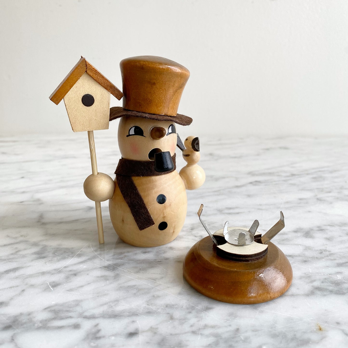 Found German Smoker : SNOWMAN