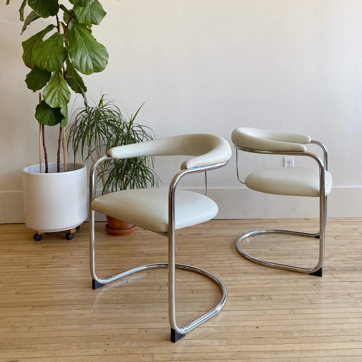 Vintage Mod Leather & Chrome Chair by Thonet