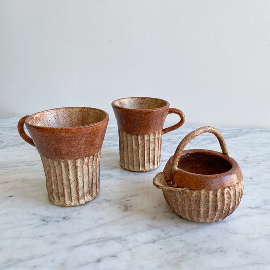 Set: Vintage Coffee Cups + Creamer