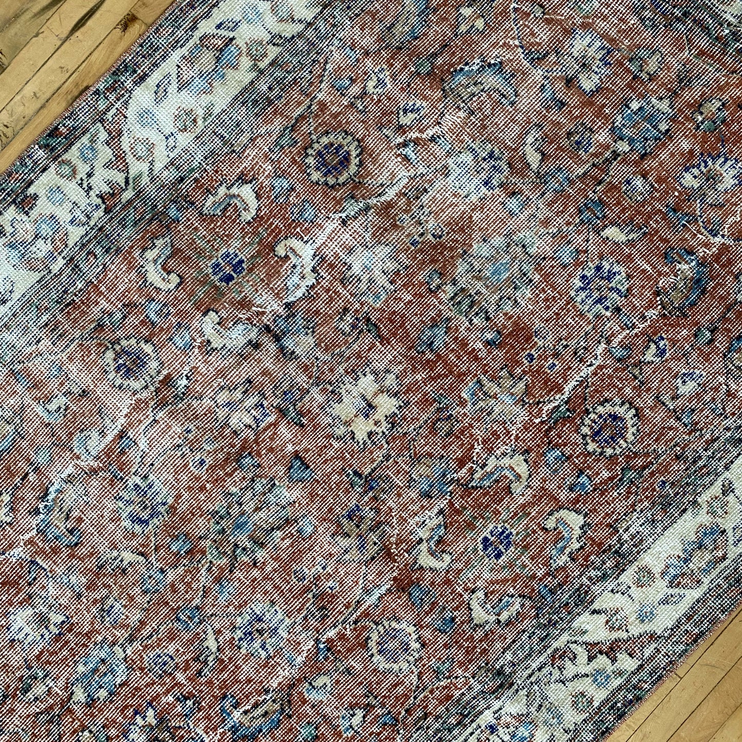 "JULES" Vintage Hand-knotted Rug (4’8” x 6’9”)
