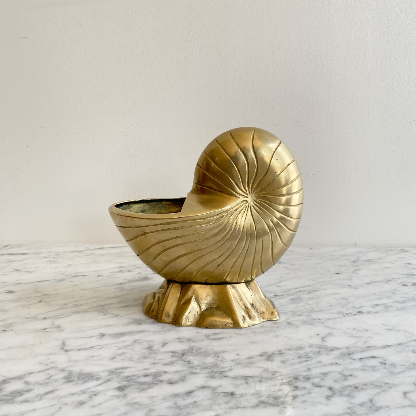 Large Vintage Brass Seashell Planter (NAUTICAL COLLECTION)