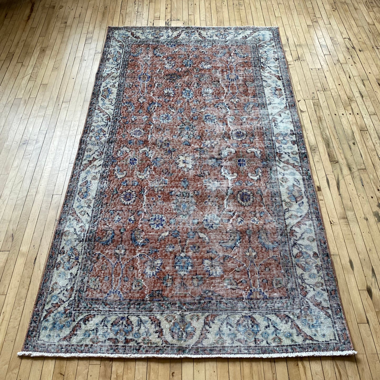 "JULES" Vintage Hand-knotted Rug (4’8” x 6’9”)