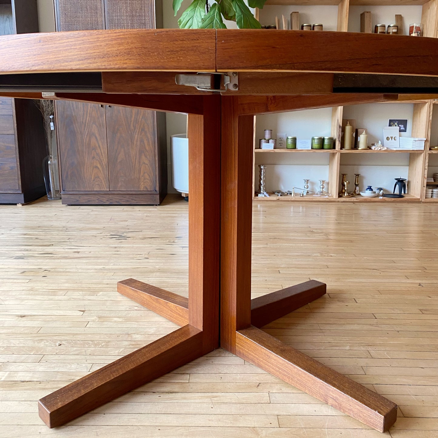 Restored Vintage Mid-Century Dining Table, Expandable