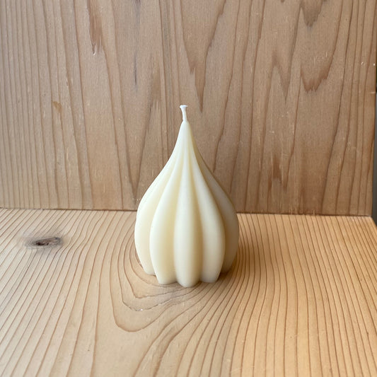 Beeswax Vanilla Meringue Kiss