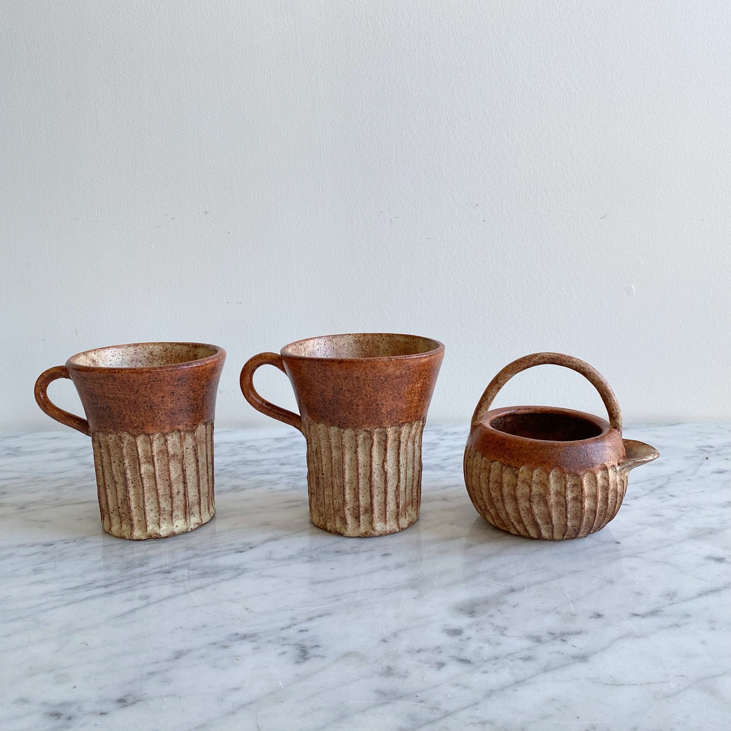 Set: Vintage Coffee Cups + Creamer