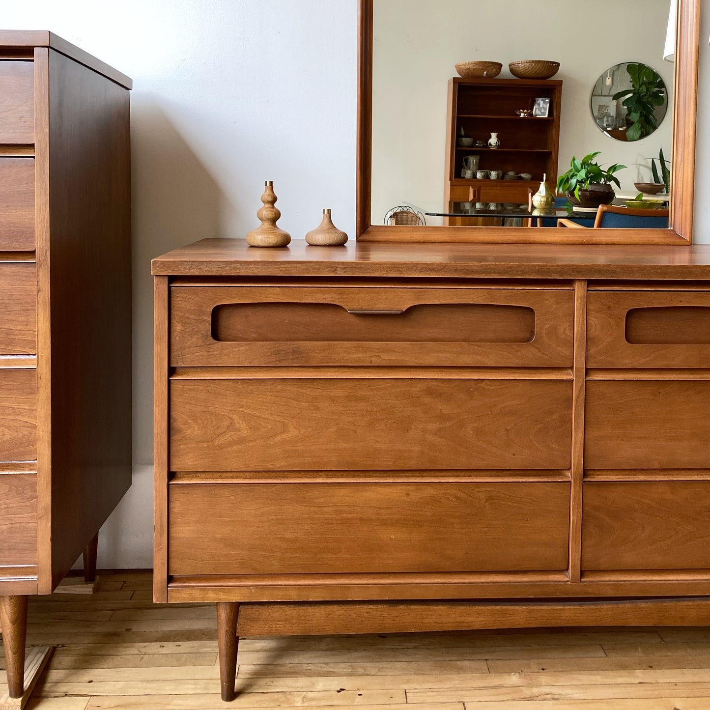 Restored Vintage MCM 6-Drawer Dresser by Bassett