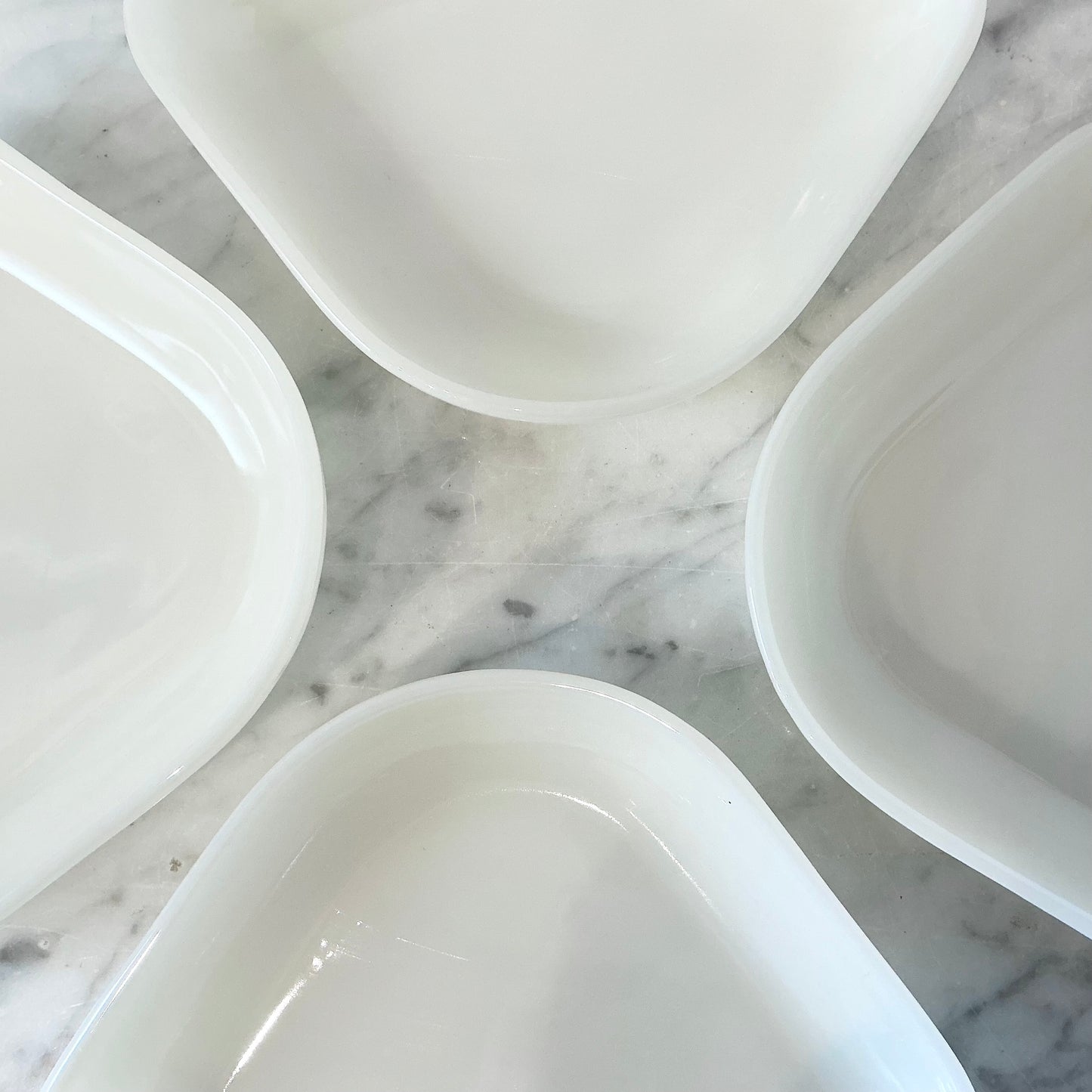 S/4 Vintage Milk Glass Dishes