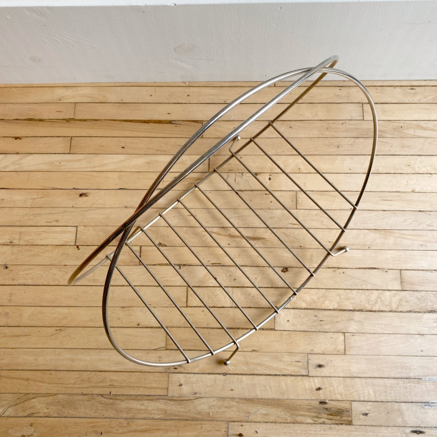 Vintage Metal "Hoop" Magazine Holder