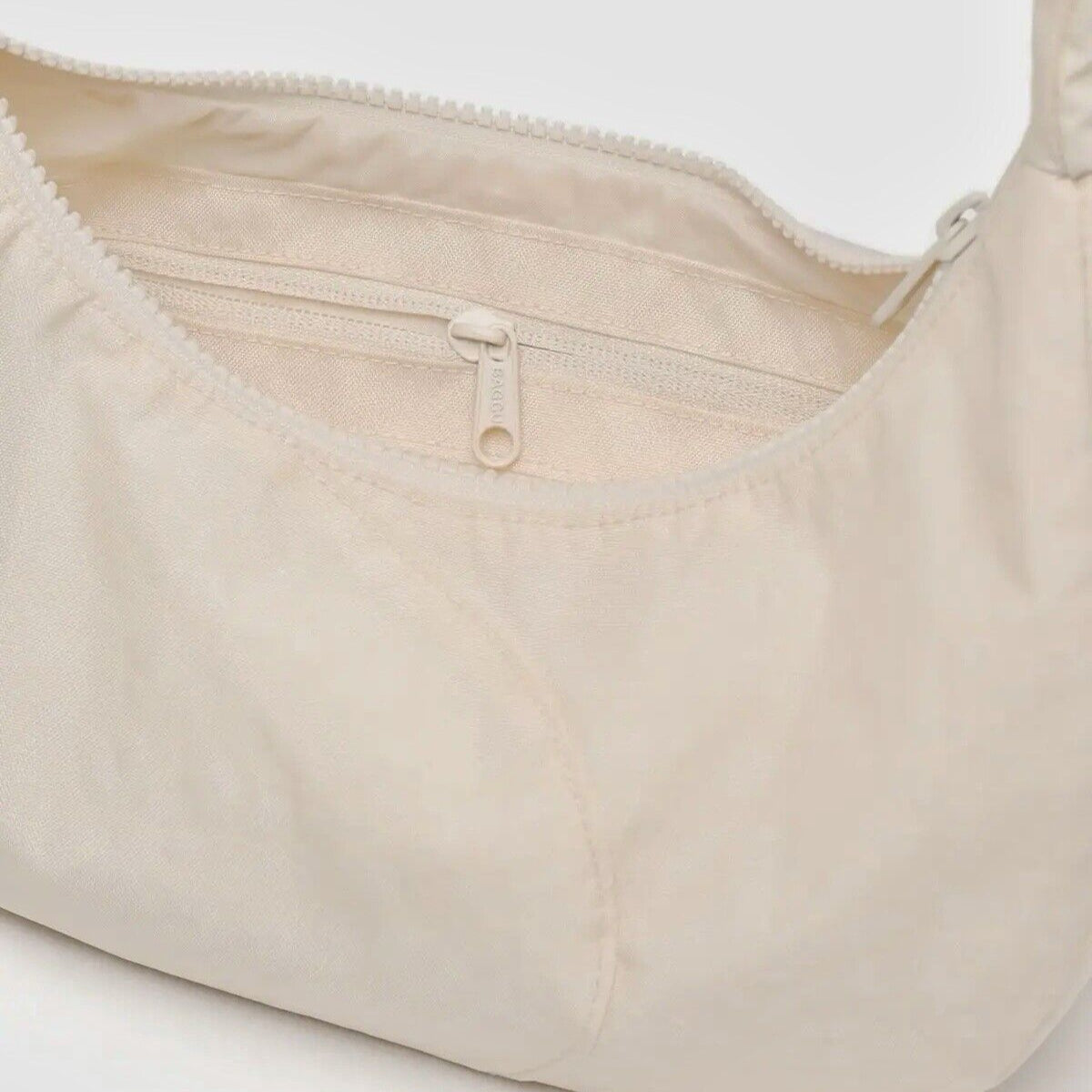 White Swan Bag, Baggu