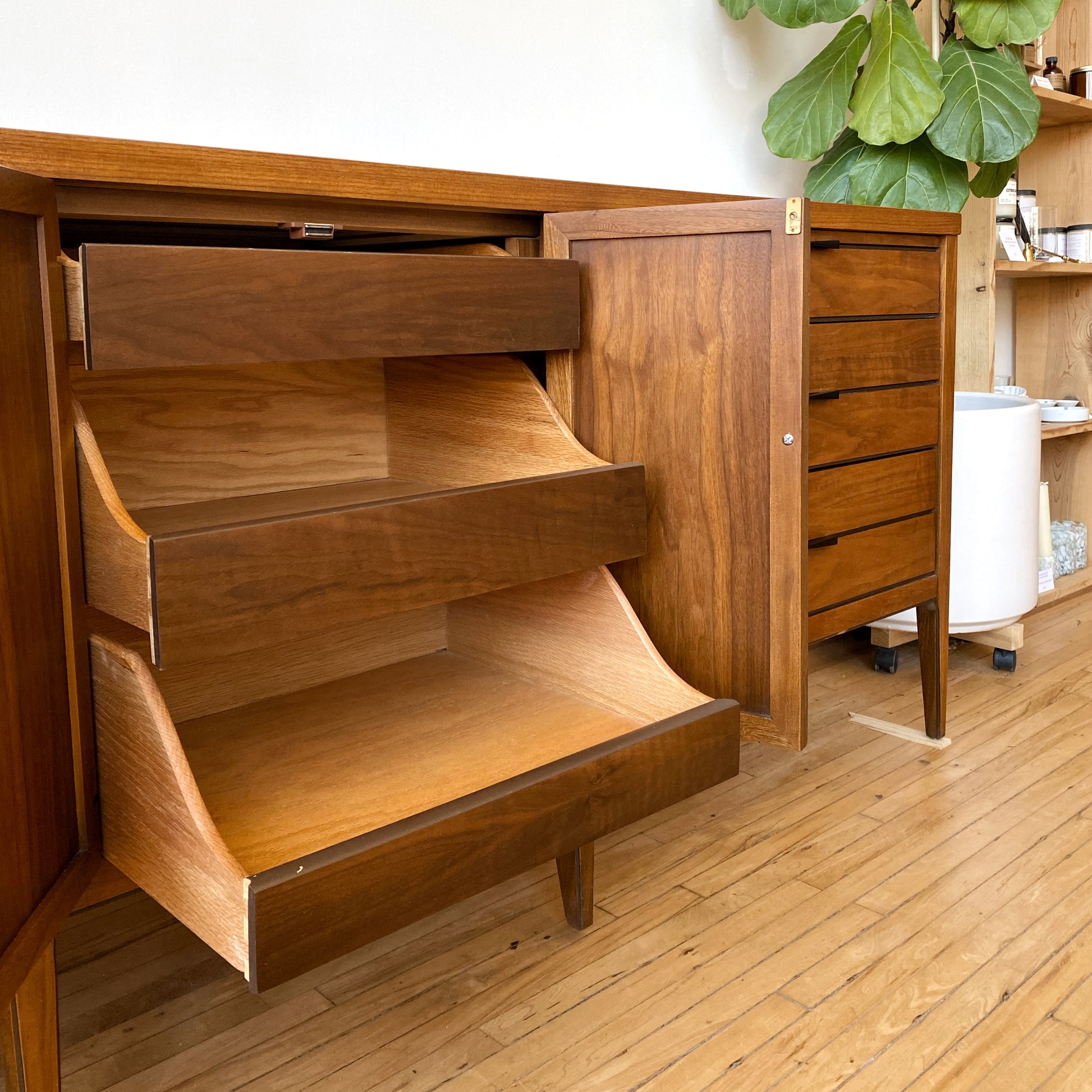 Vintage Lane “Tuxedo” Lowboy Credenza – HAUS THEORY