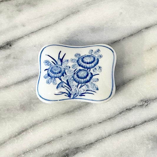 Small Vintage Porcelain Trinket / Pill Box