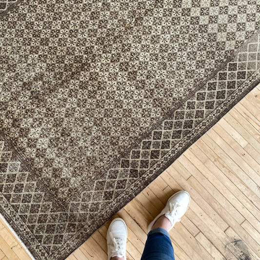 HUDSON Vintage Hand-knotted Wool Rug, Diamonds (4.6 x 7.2)