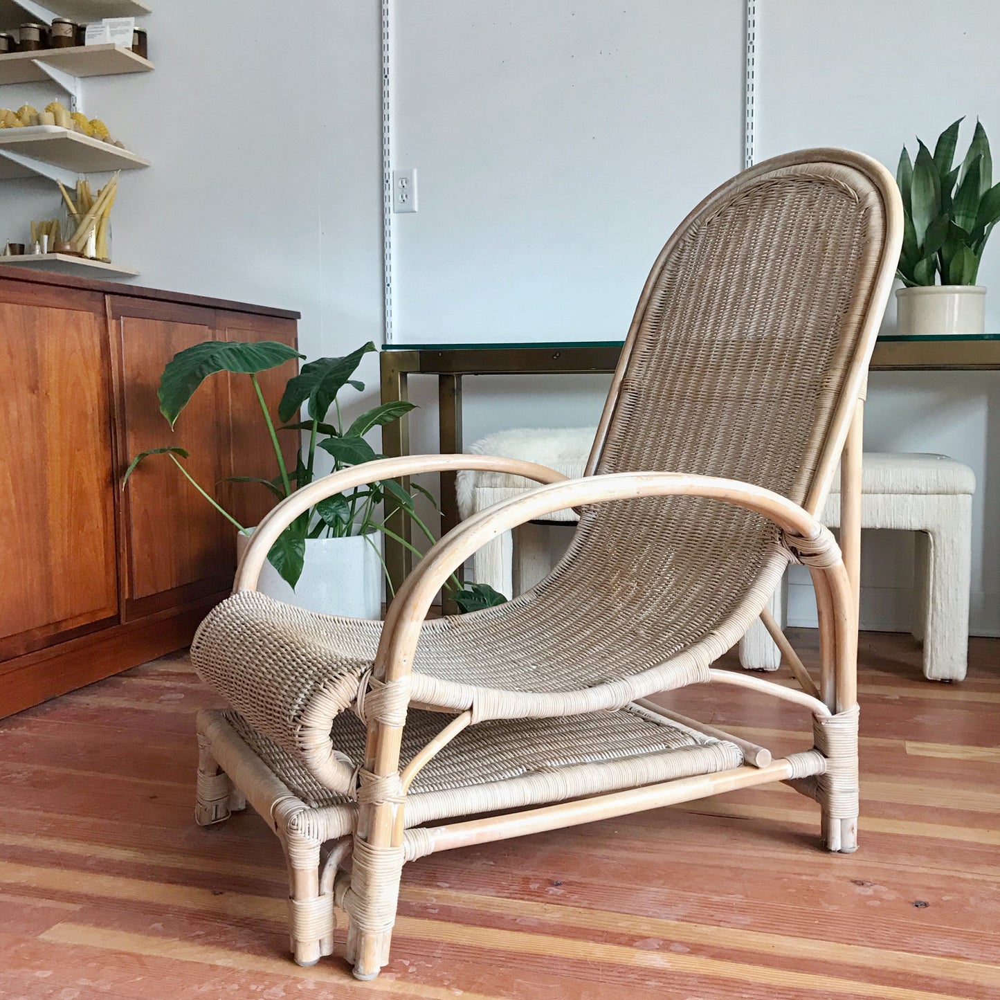 Vintage Wicker Lounger with Footrest