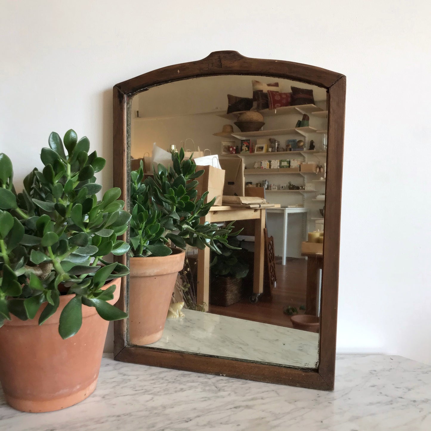 Antique Arched Wood Mirror (18 x 24)