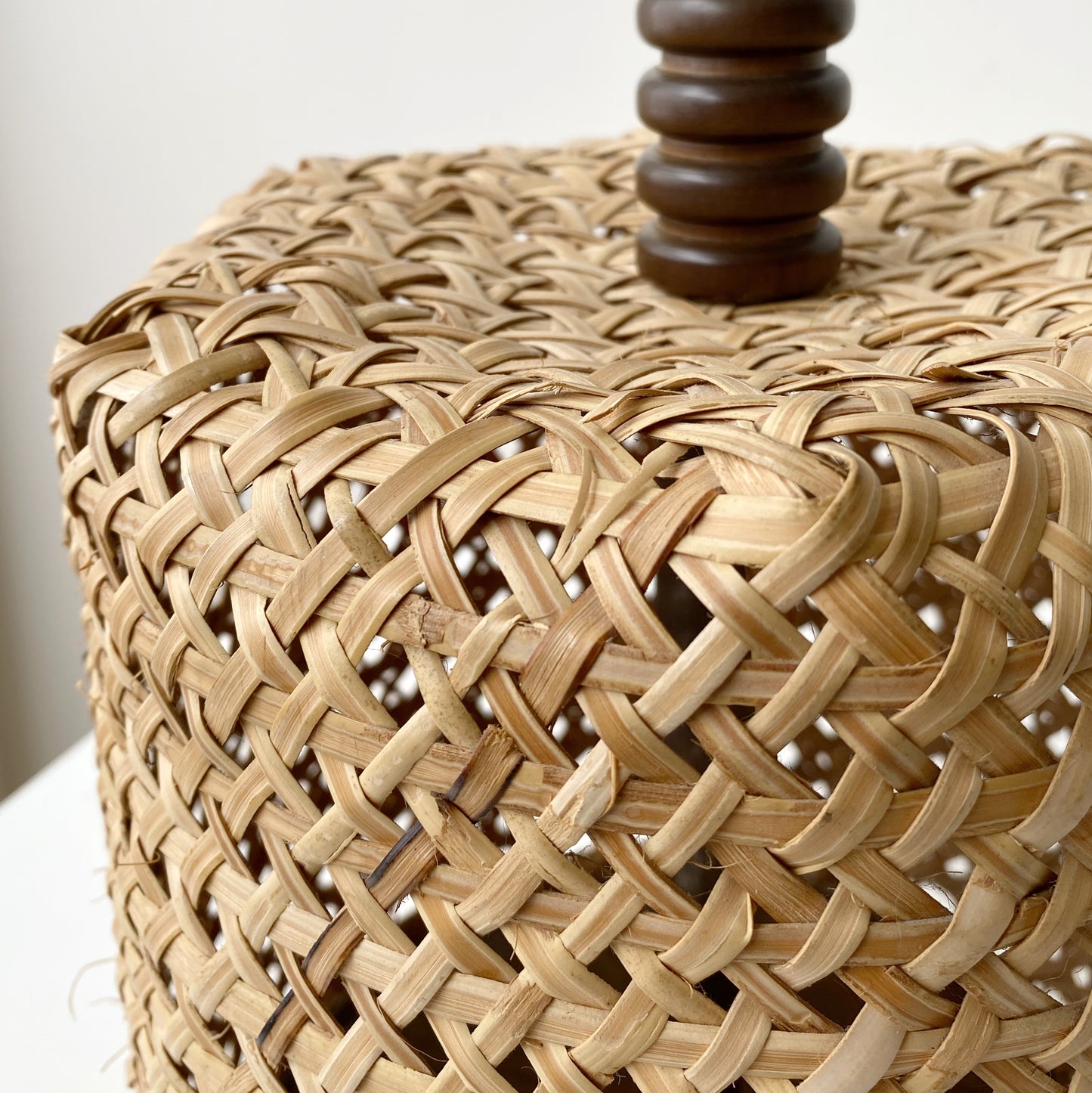 Vintage Woven Wicker Table Lamp