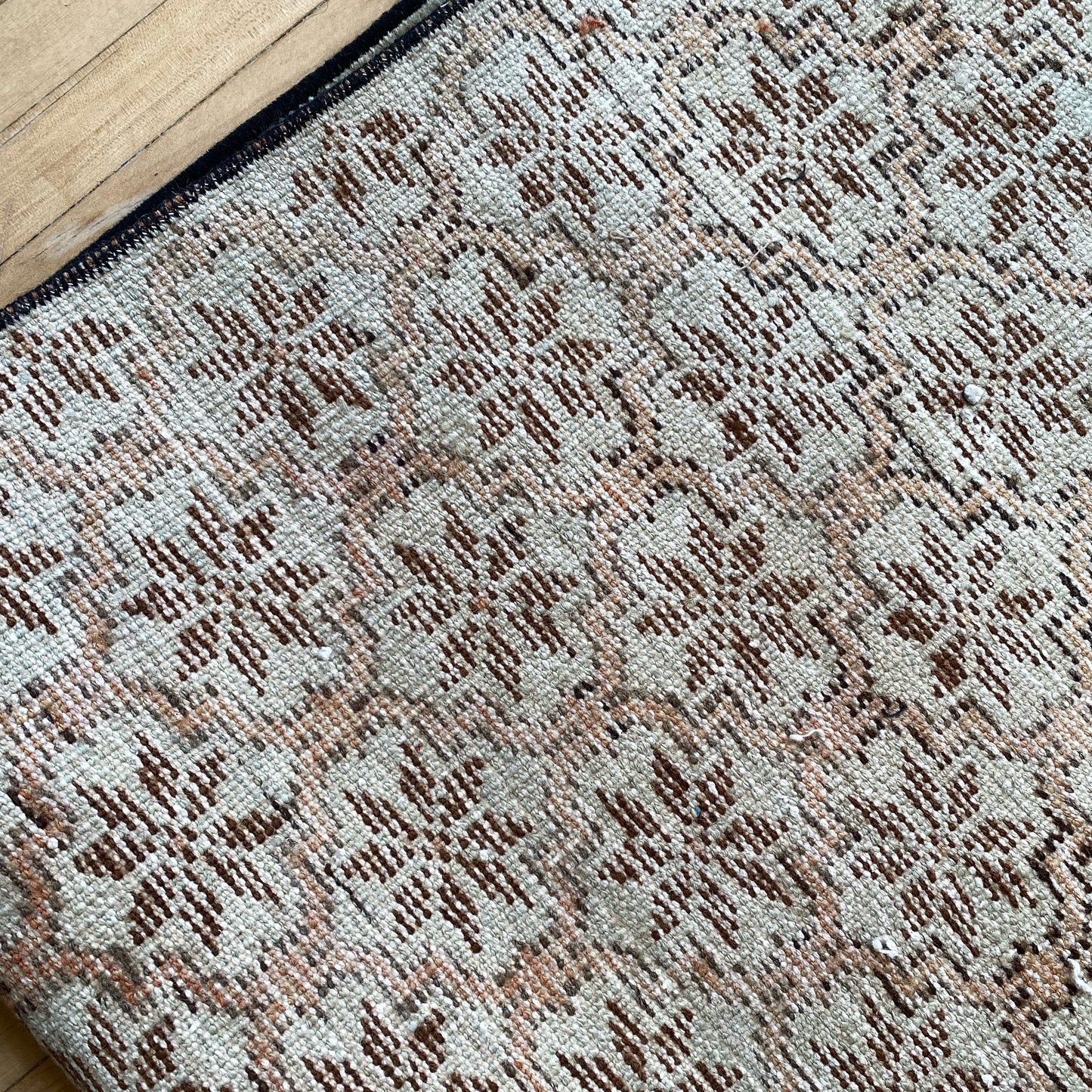 PENNY Vintage Hand-knotted Runner Rug (4’5” x 10’2”)