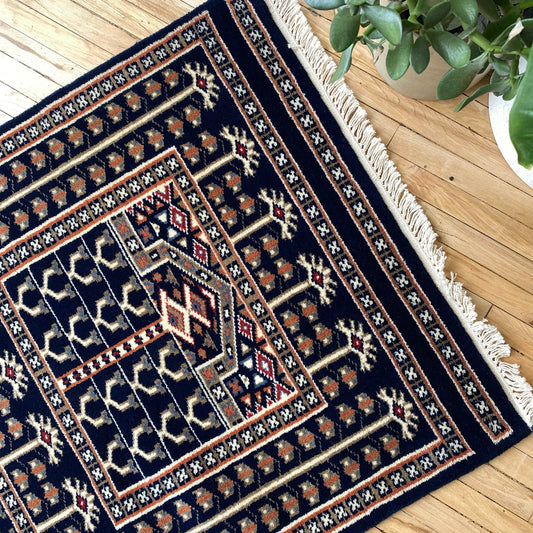 Vintage Hand-knotted Rug (2.7 x 4)