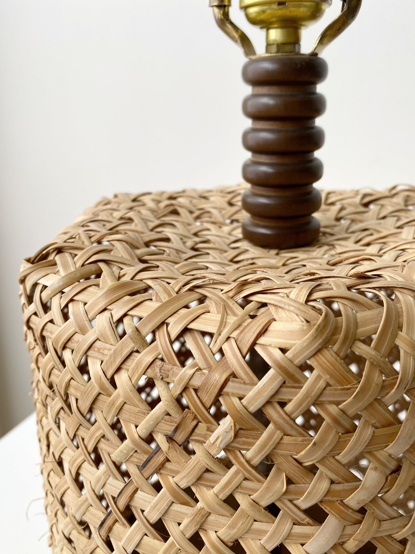 Vintage Woven Wicker Table Lamp