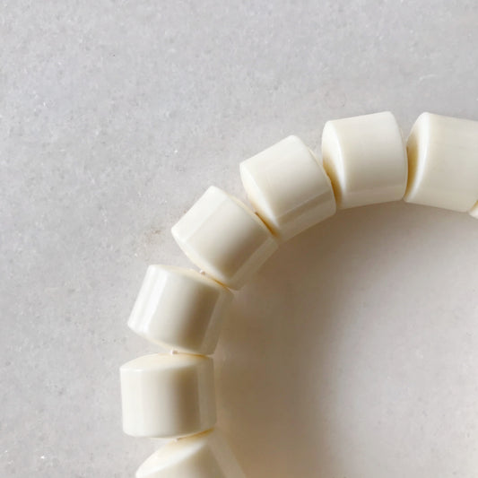 Vintage 70’s Mod Plastic Bead Bracelet