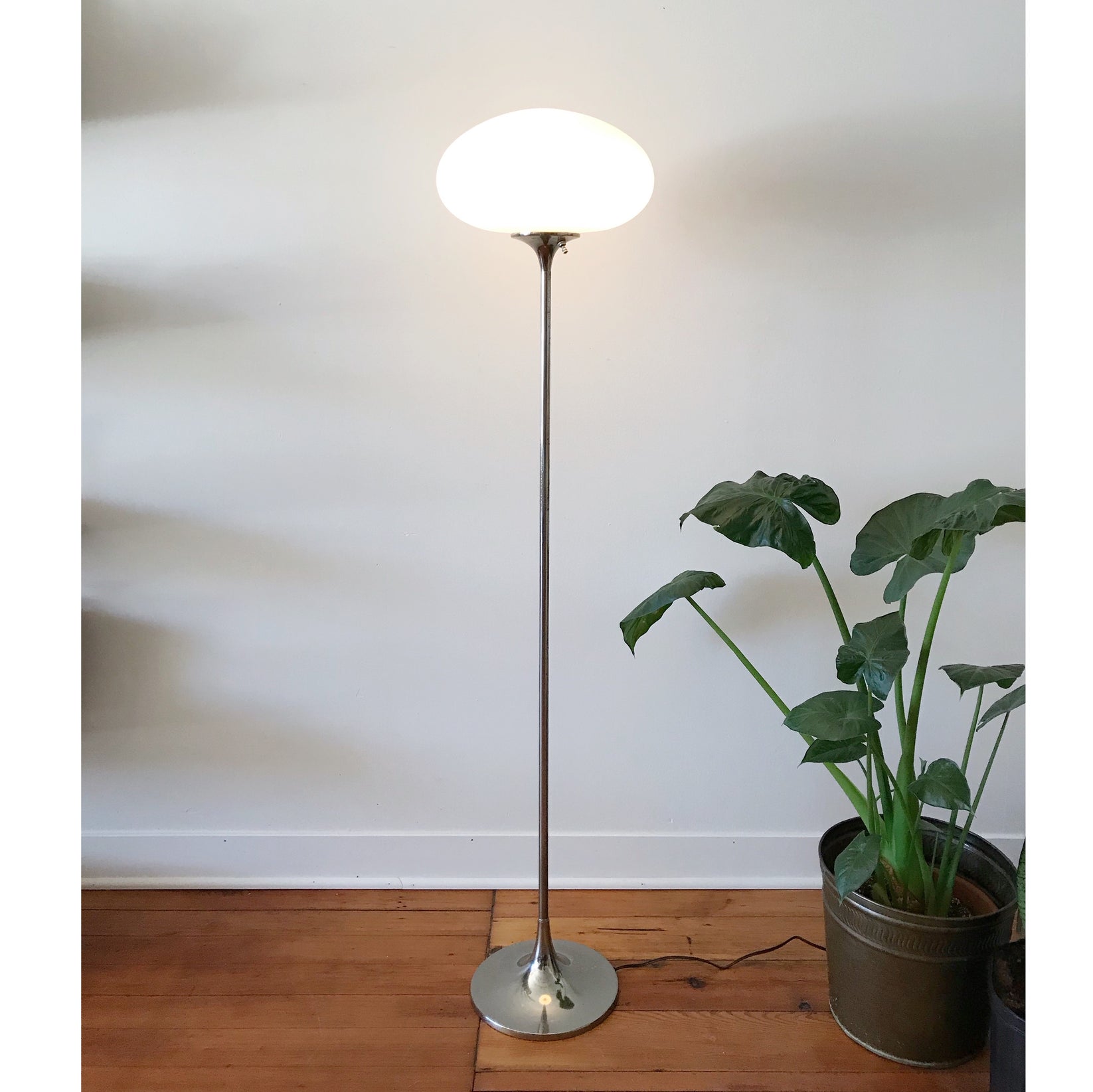 Vintage Mushroom Floor Lamp by Laurel Lamp Co. HAUS THEORY — free download