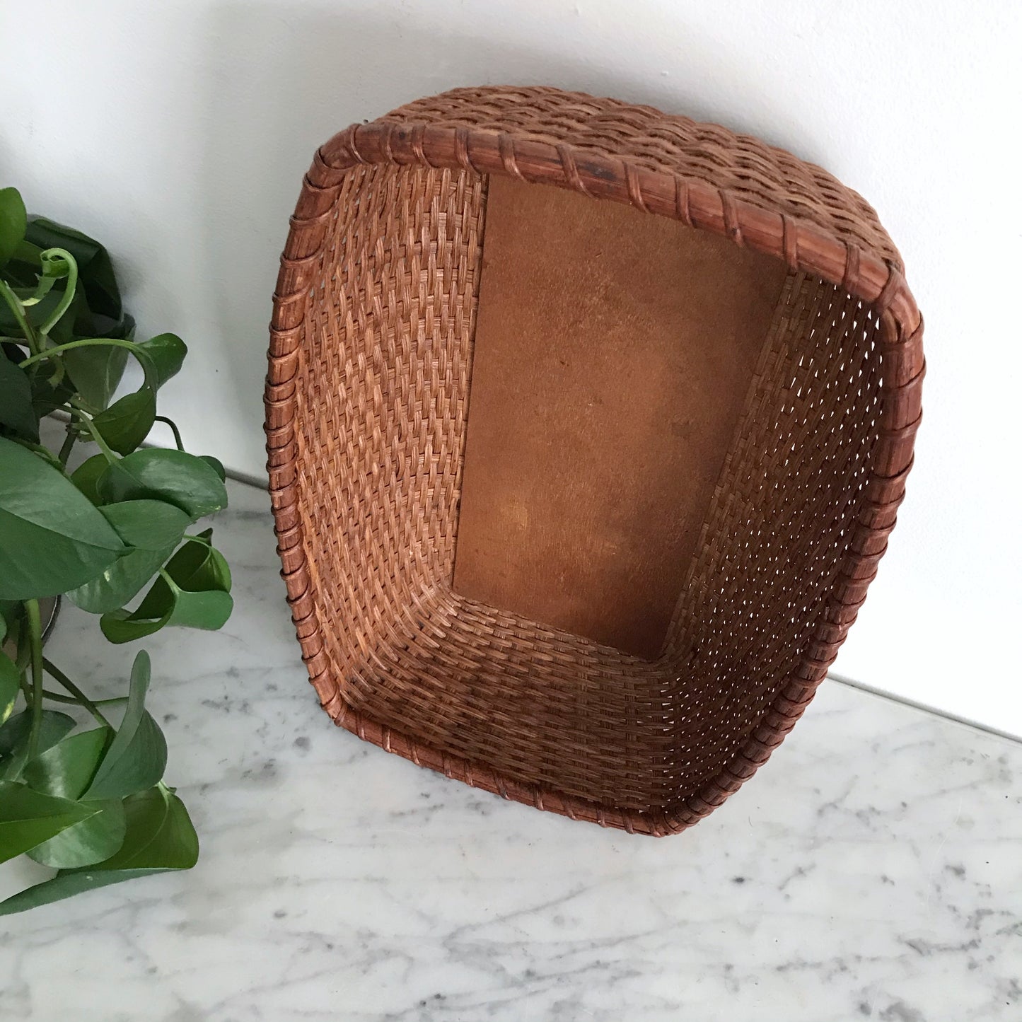 Vintage Woven Wicker Basket / Tray