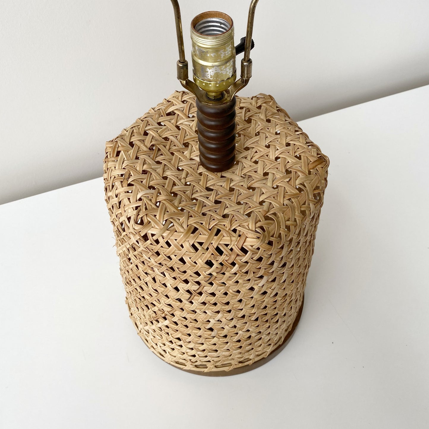 Vintage Woven Wicker Table Lamp