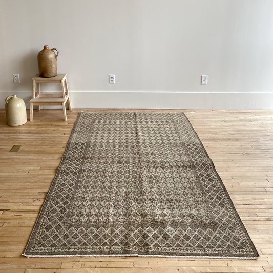 HUDSON Vintage Hand-knotted Wool Rug, Diamonds (4.6 x 7.2)
