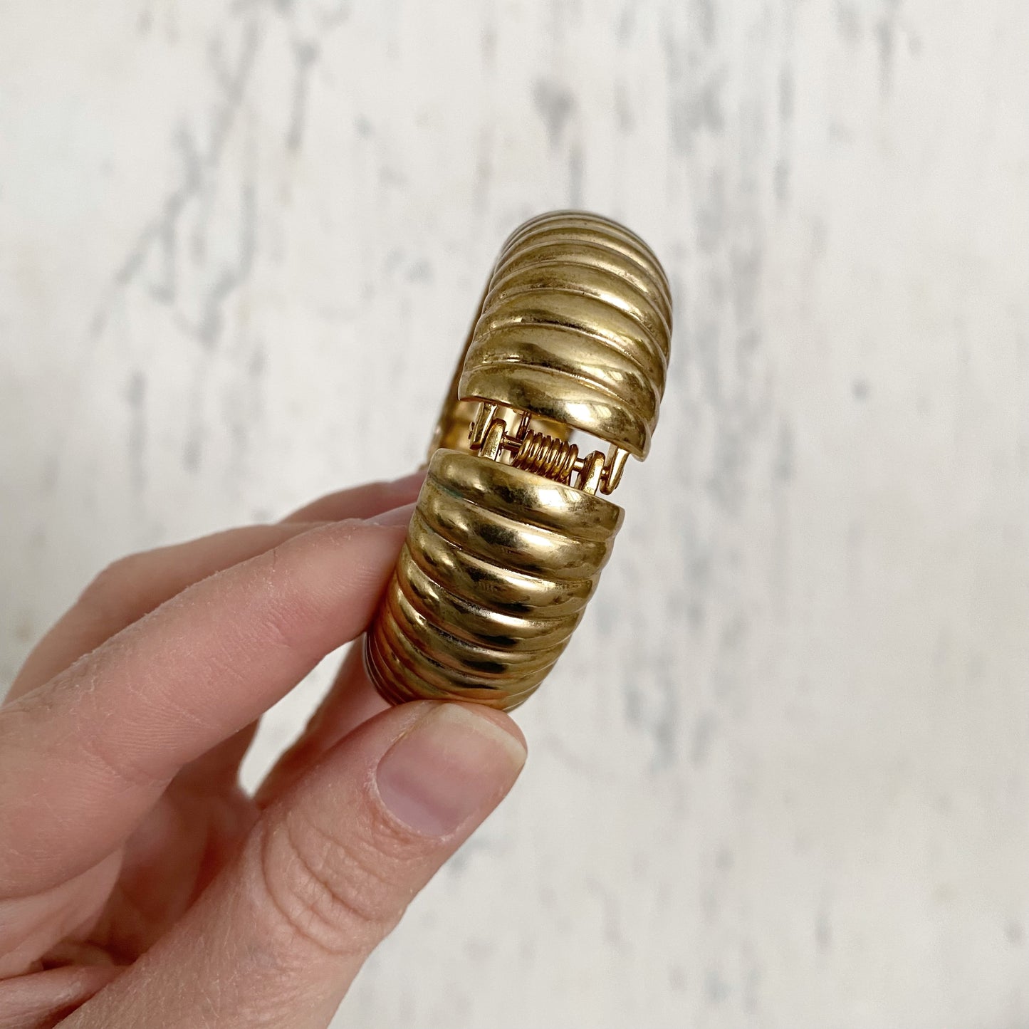 Vintage Gold Ribbed Clip Bracelet