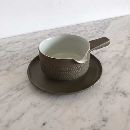 Stoneware Gravy Boat & Saucer Set