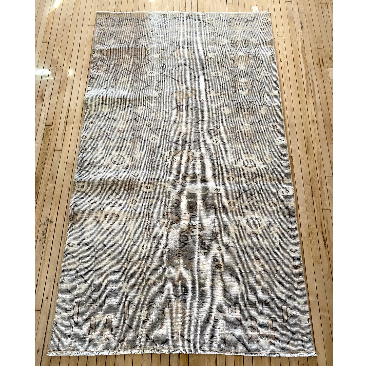 THEA Vintage Hand-knotted Wool Rug (3.8 x 6.5)