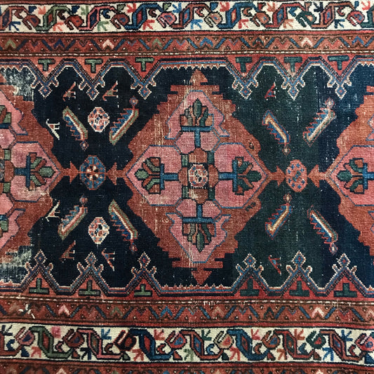 “DANA” Vintage Hand-knotted Area Rug (3.5 x 5.10)