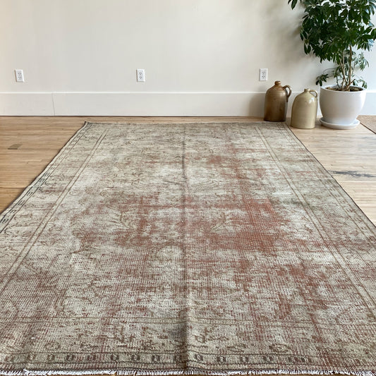 JOAN Vintage Hand-knotted Wool Area Rug (6.3 x 10)
