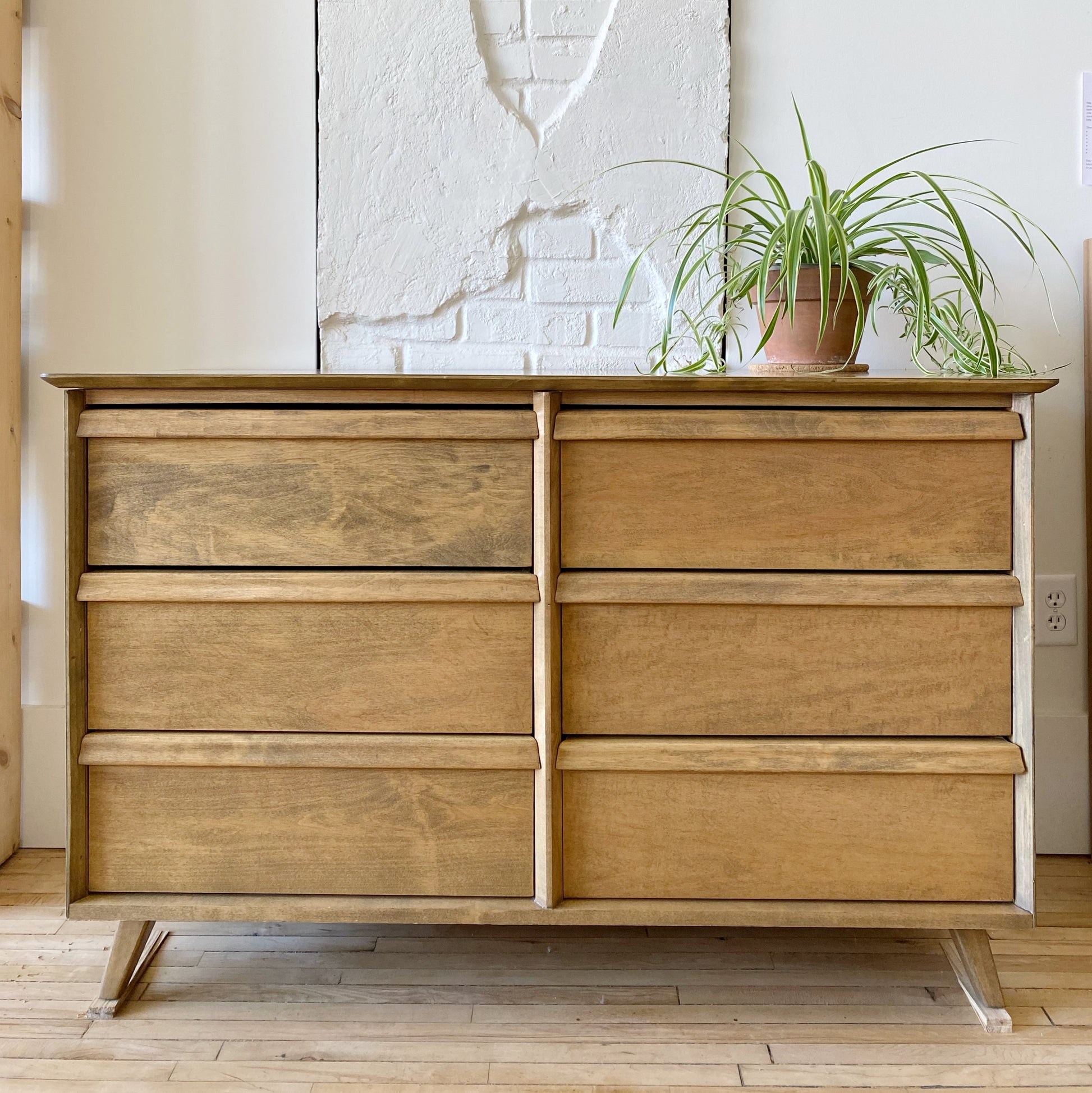 Vintage Mid-Century 6-Drawer Dresser – HAUS THEORY Vintage Mid-Century 6-Drawer Dresser – HAUS THEORY